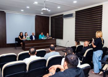 Səhiyyə Nazirliyi Analitik Ekspertiza Mərkəzində idxalçı şirkətlərin nümayəndələri ilə görüş keçirilib